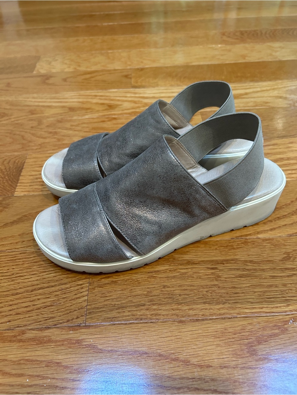 Johnston & Murphy Gray Taupe Slingback Platform Sandals